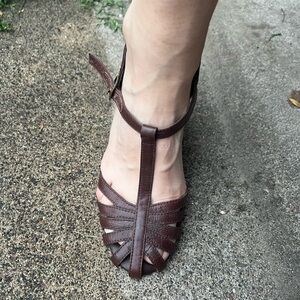 Steve Madden 70s Retro Wedge Sandal in Brown size 7.5 RUNS SMALL